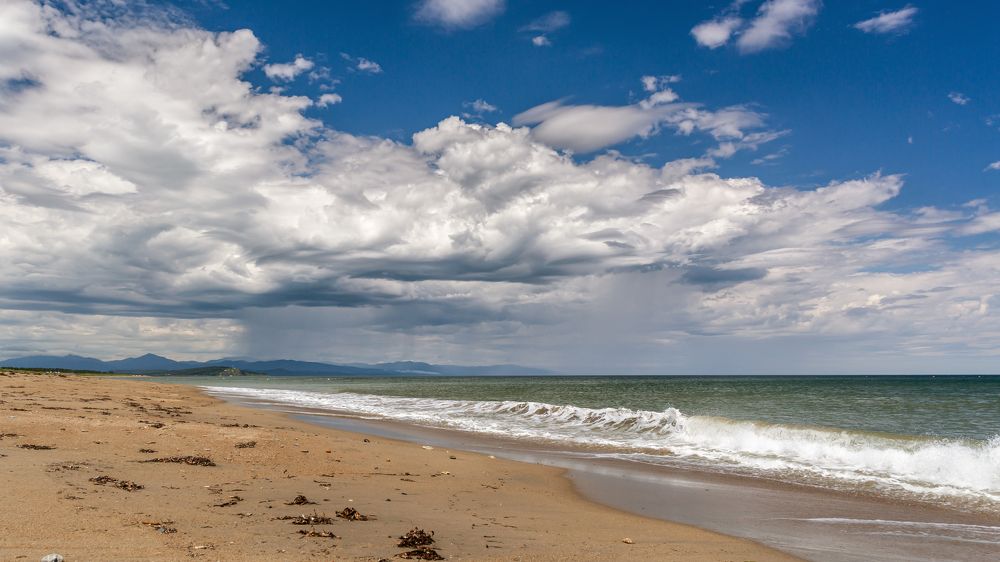 А где то там идут дожди...