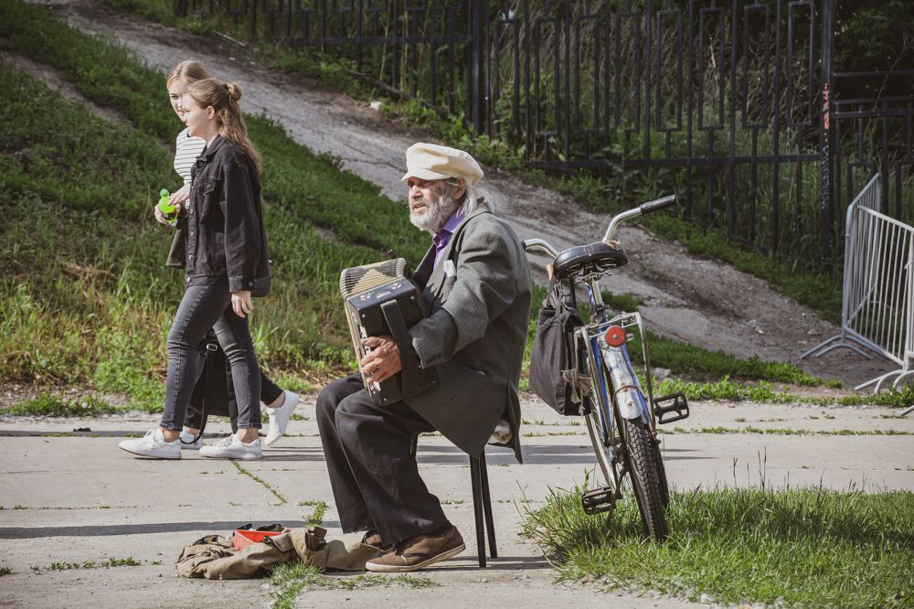 Российский пенсионер.  Russian pensioner.