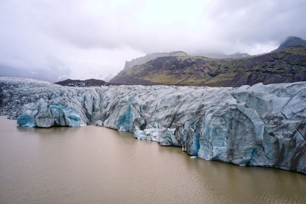 Photograph by Piotr Mickevic