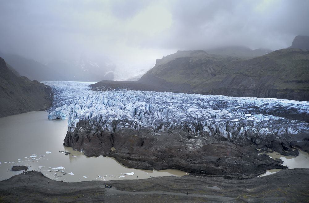 Photograph by Piotr Mickevic