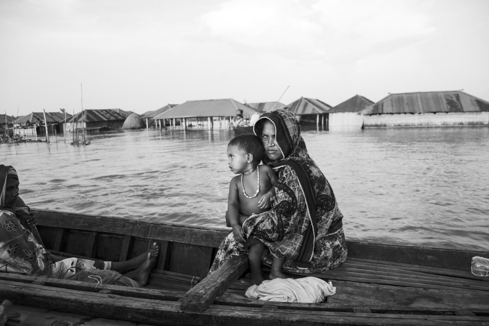 A mother's battle life during the flood