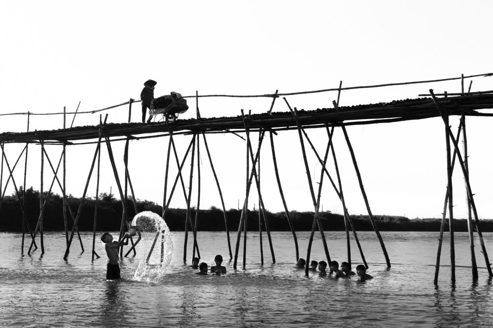 Photograph by Bùi Châu