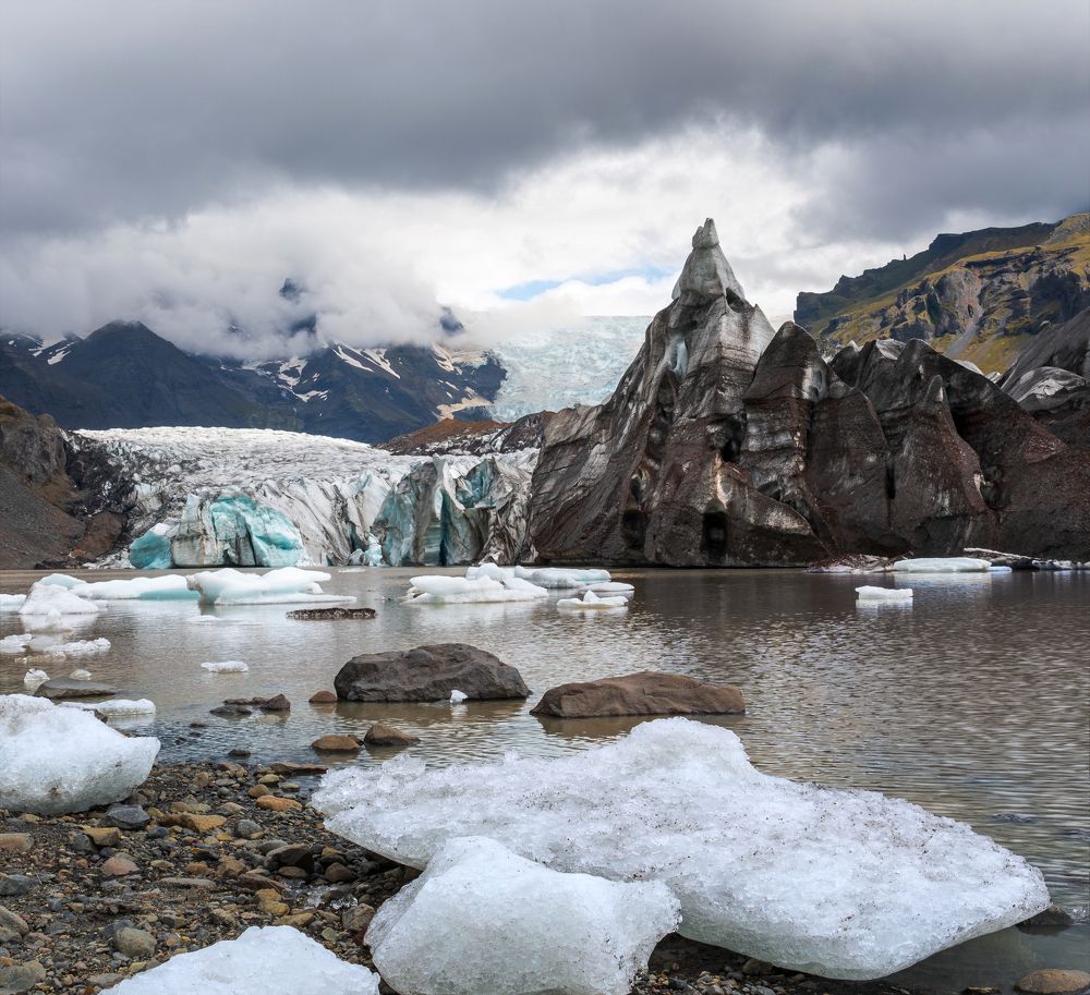 Photograph by Piotr Mickevic