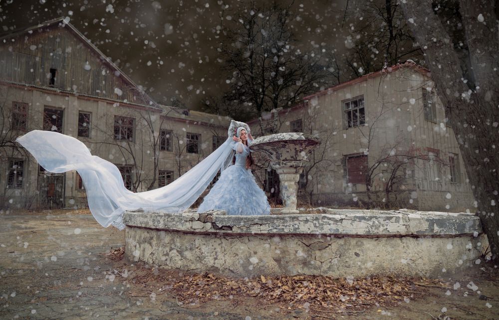 Photograph by Eva Roza