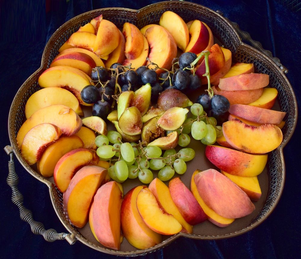 Fruit bowl with food (fruits)