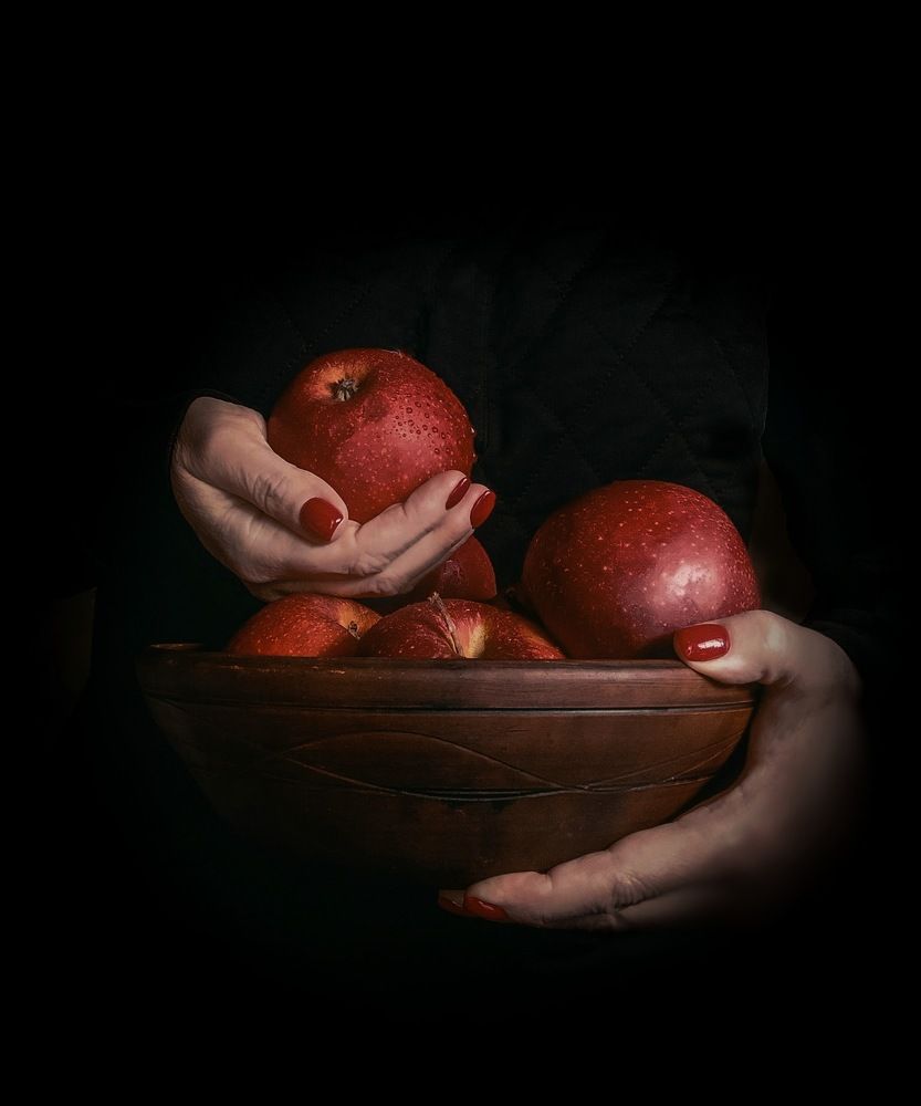 Яблоки. Или сочно.