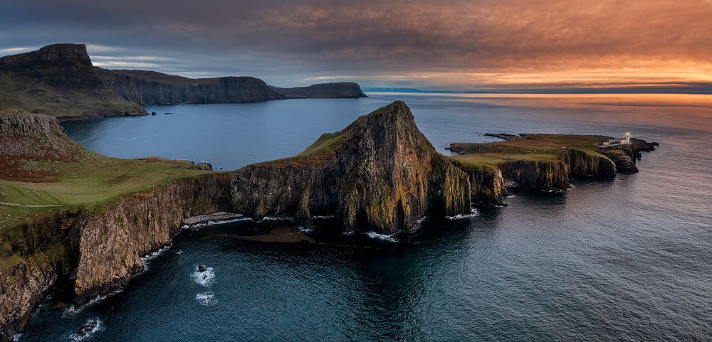 Photograph by Alex Mimo