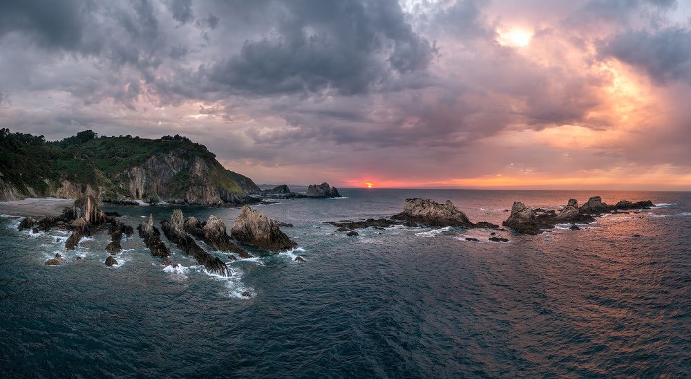 Photograph by Alex Mimo