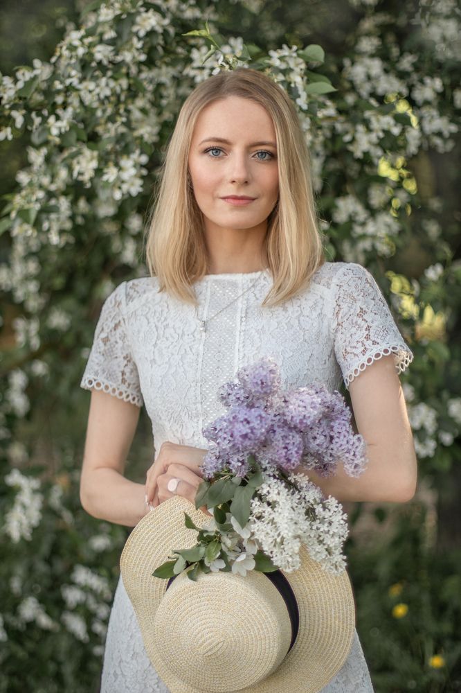 Девушка весна