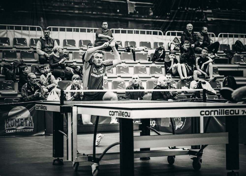 В игре молодежь