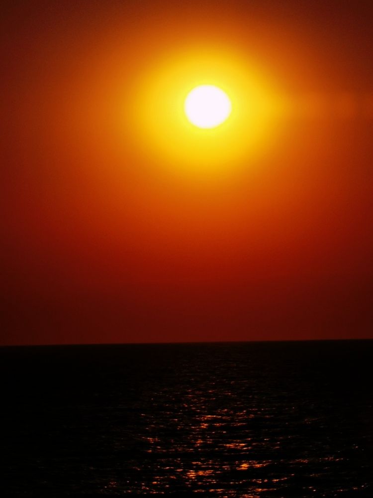 А закаты алые...