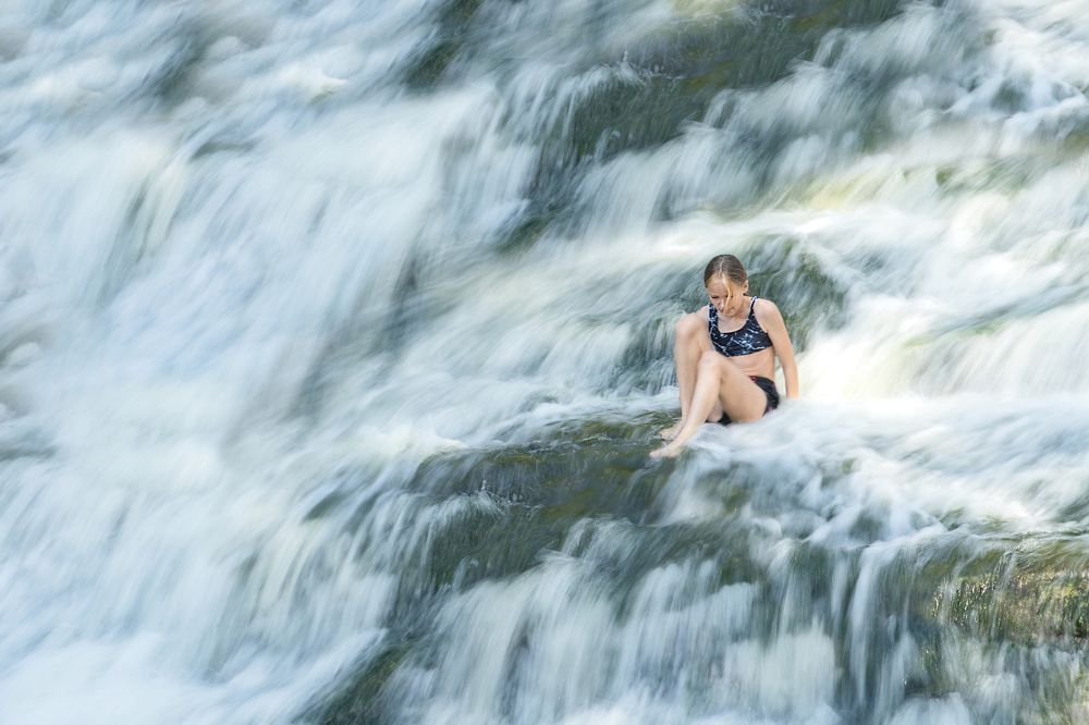 На водопаде.