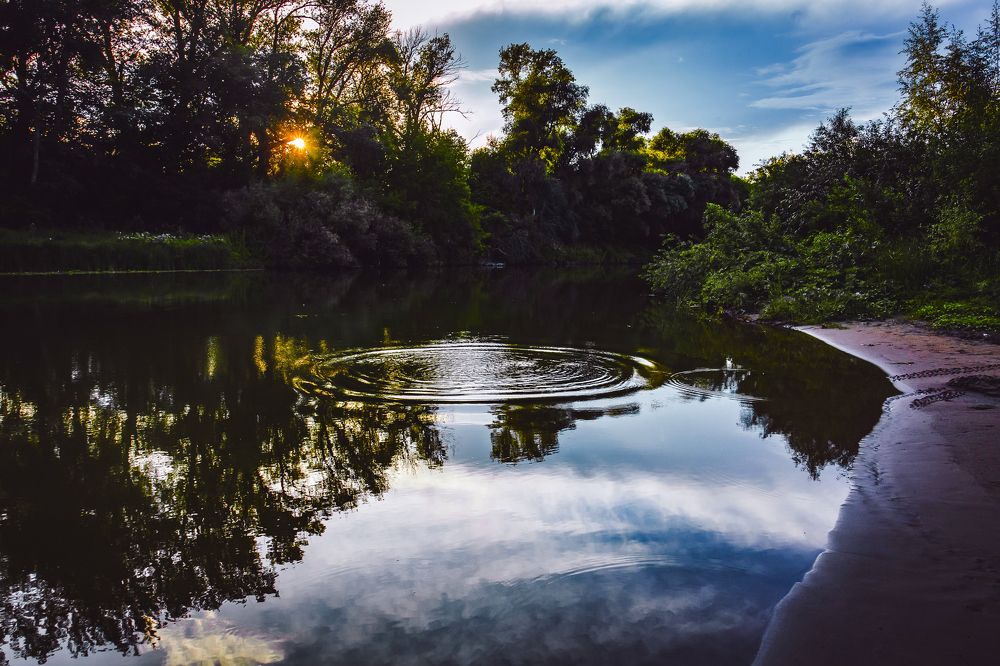 Летний вечер на реке