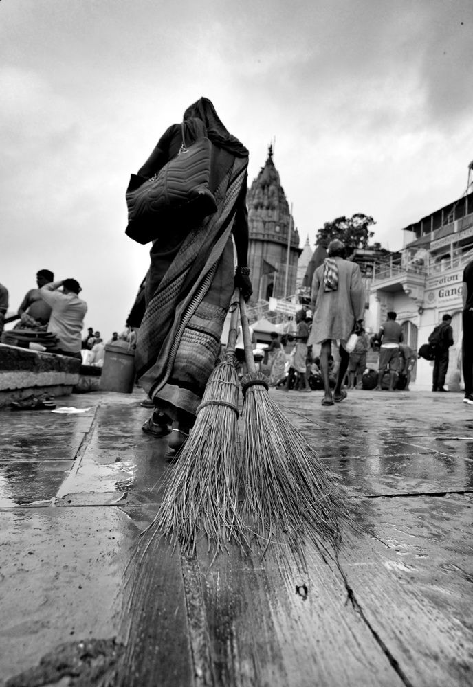 Black in white, varanasi ghar in India??