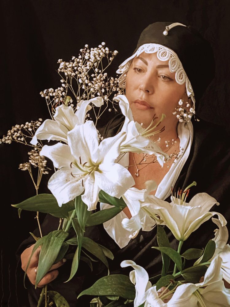 Очарованье белых лилий