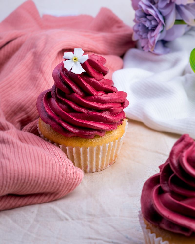 Strawberry cup cake
