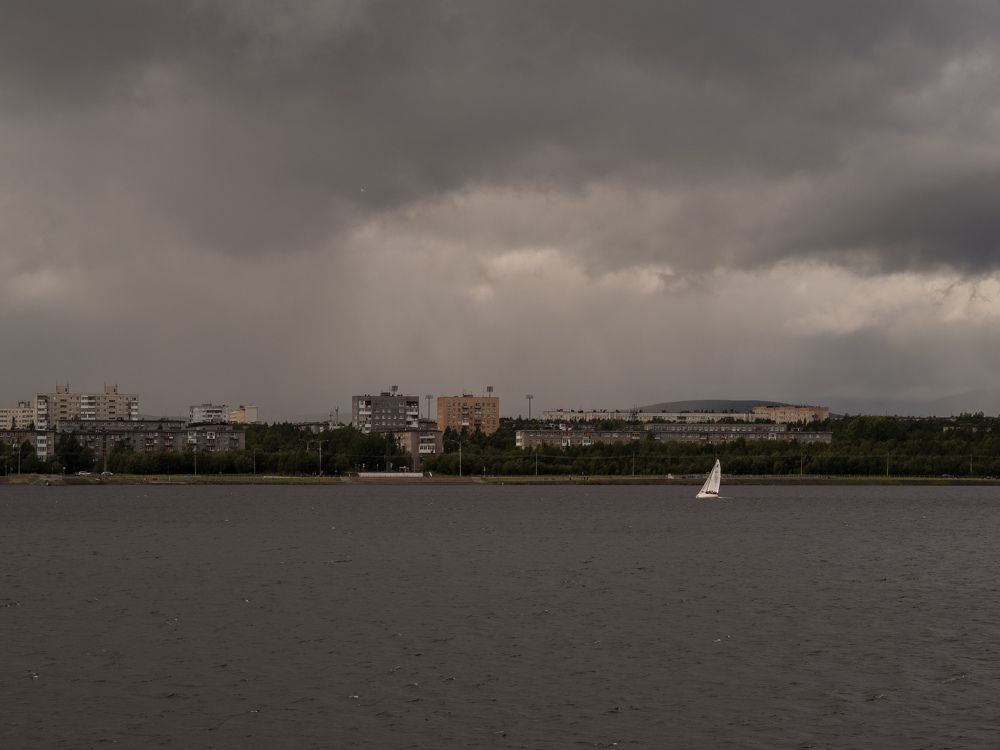 Белеет парус одинокий...