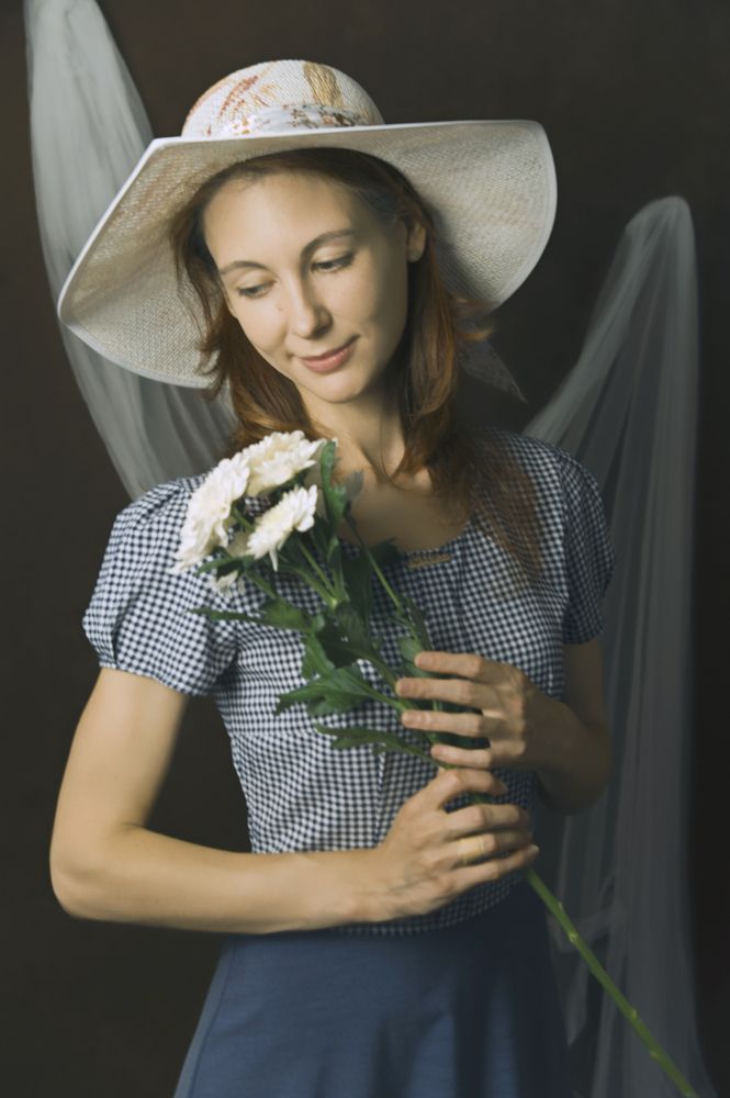 Девушка с  цветами