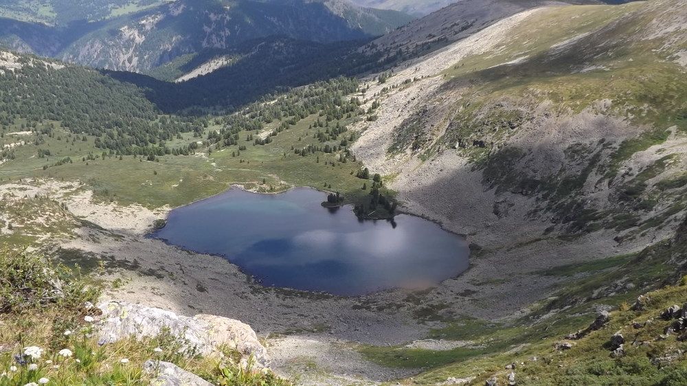 Озеро Манас