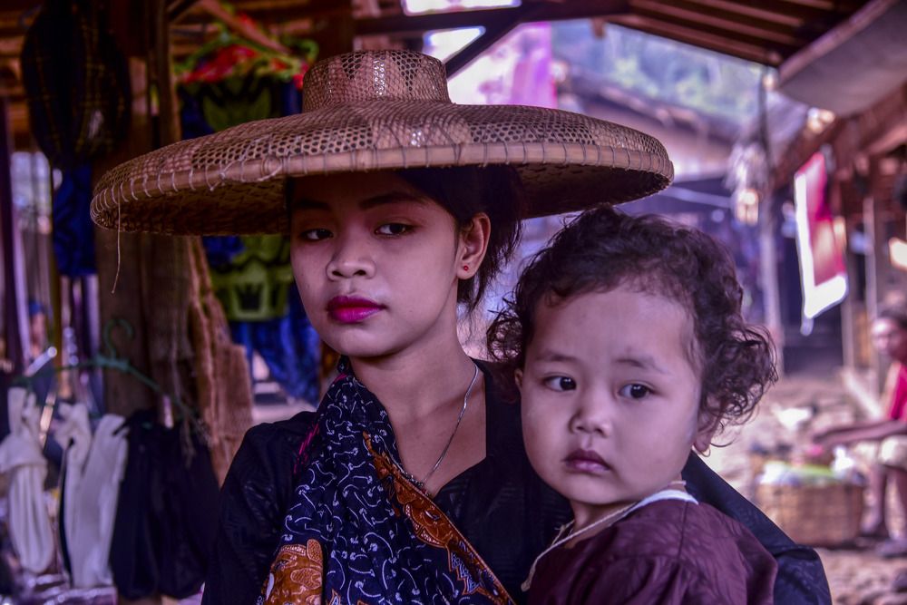 Baduy woman and her child