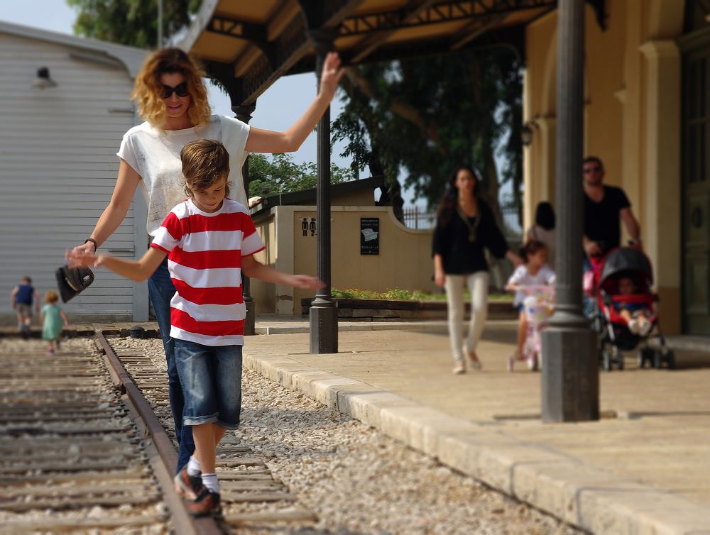 С мамой на подстраховке...