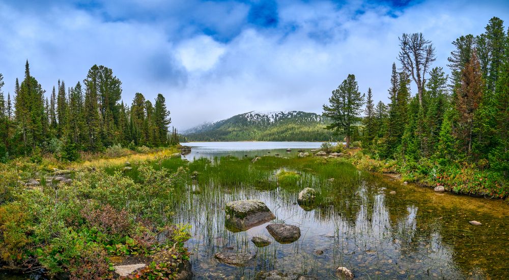 Горное озеро.