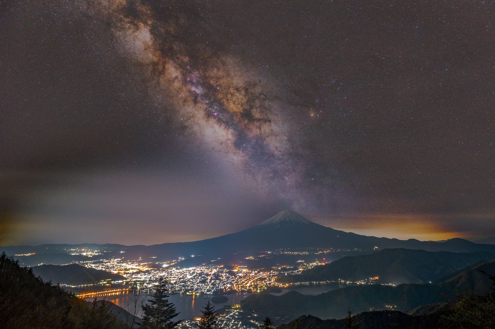 Photograph by Phùng Minh Long