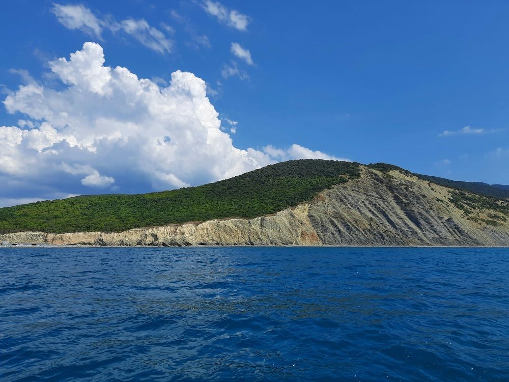 Море