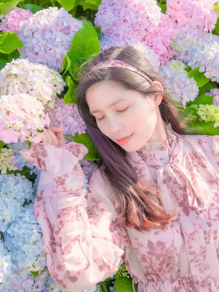 Photograph by Phùng Minh Long