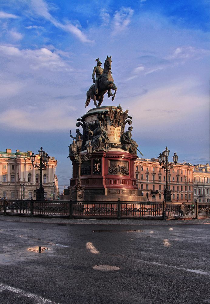 Закат на Исаакиевской площади