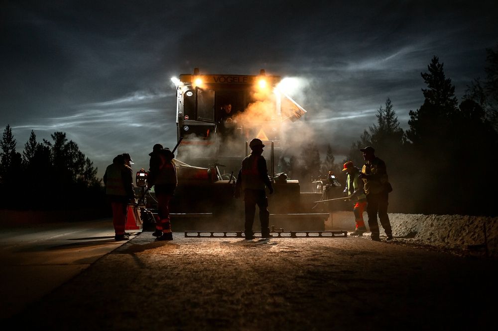 Под серебристыми облаками