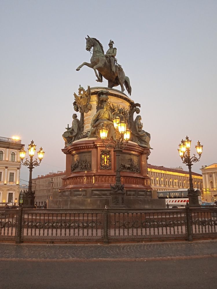 Прогулка по Петербургу