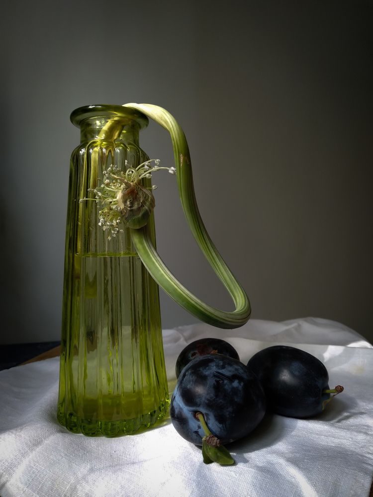 Зелёное в зелёном со сливами