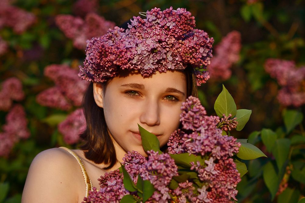 Девушка-сирень