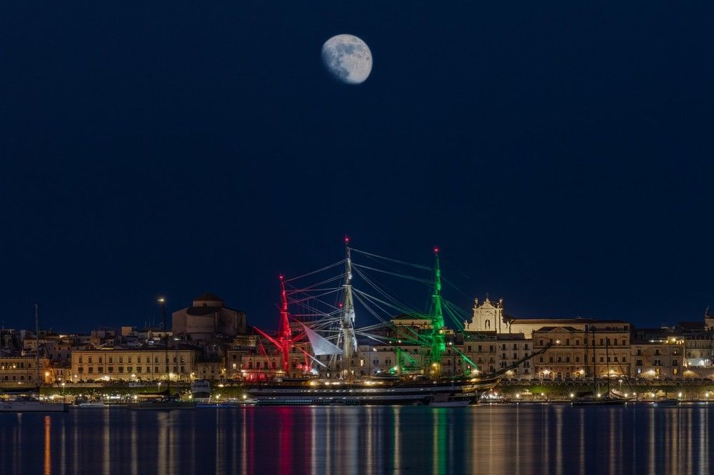 Photograph by Vincenzo Miconi