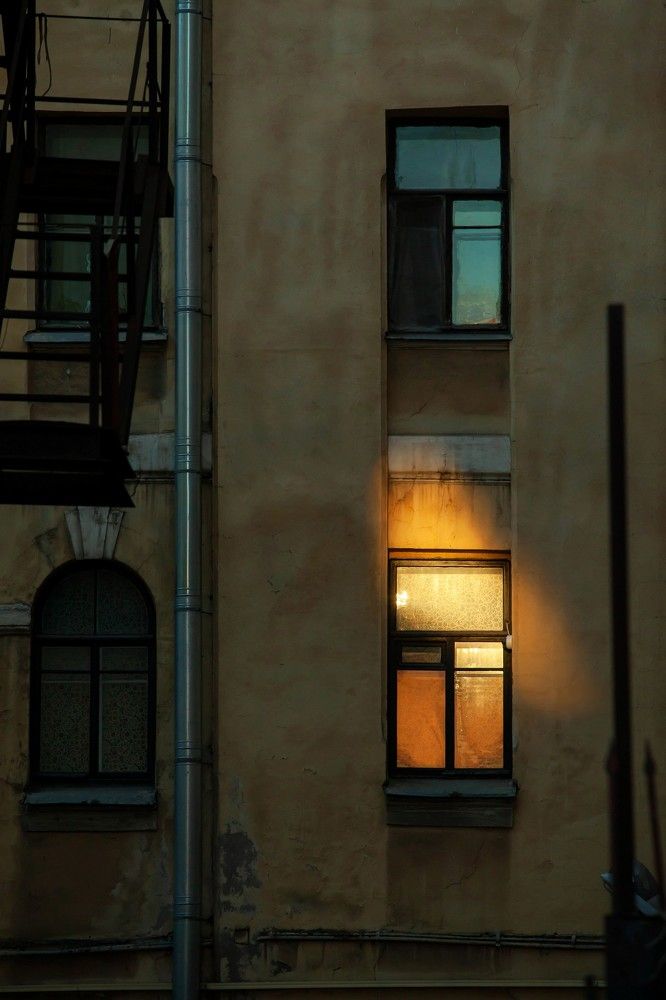 Питерских окон негасимый свет...