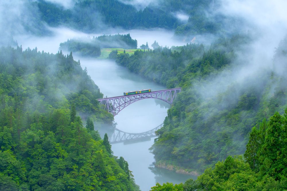 Photograph by Phùng Minh Long