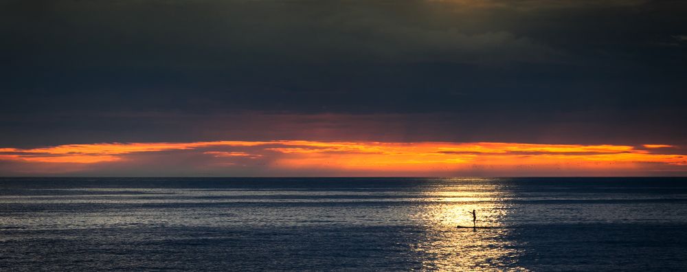 Лунной дорожкой