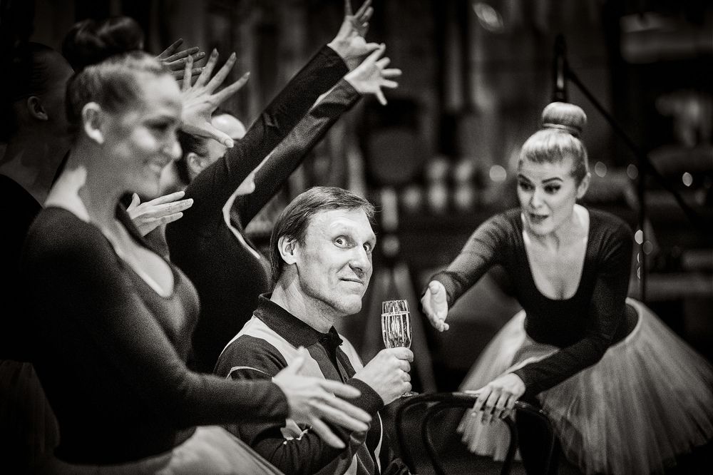 Ананасы в шампаанском