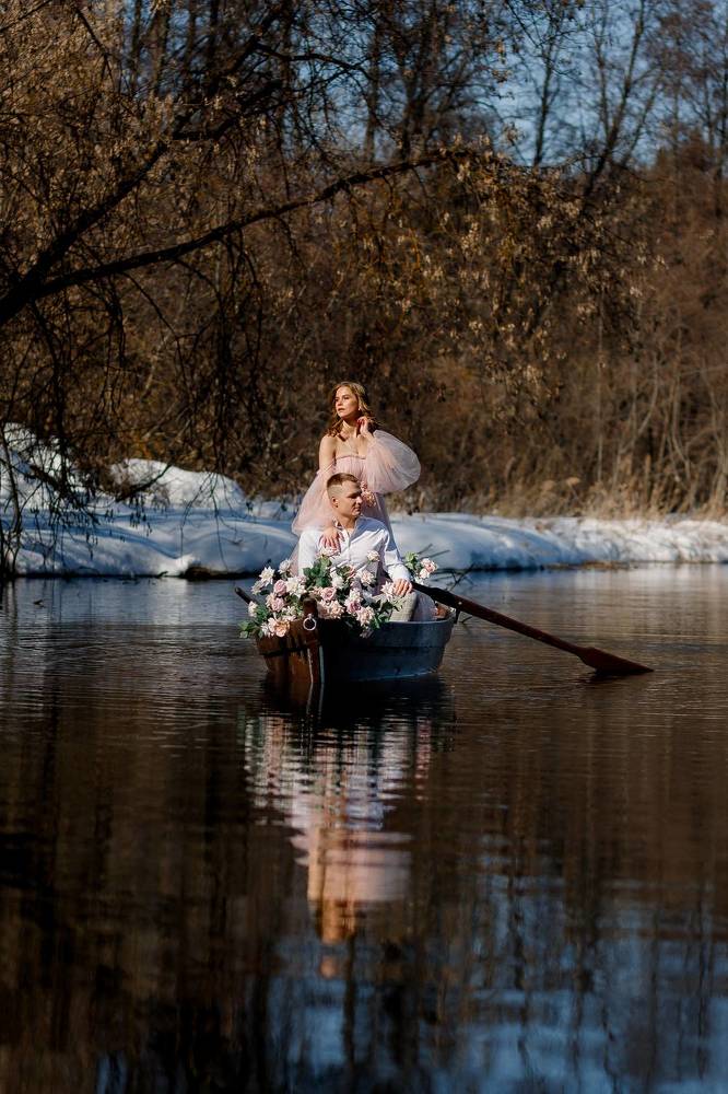 весенняя лодка...