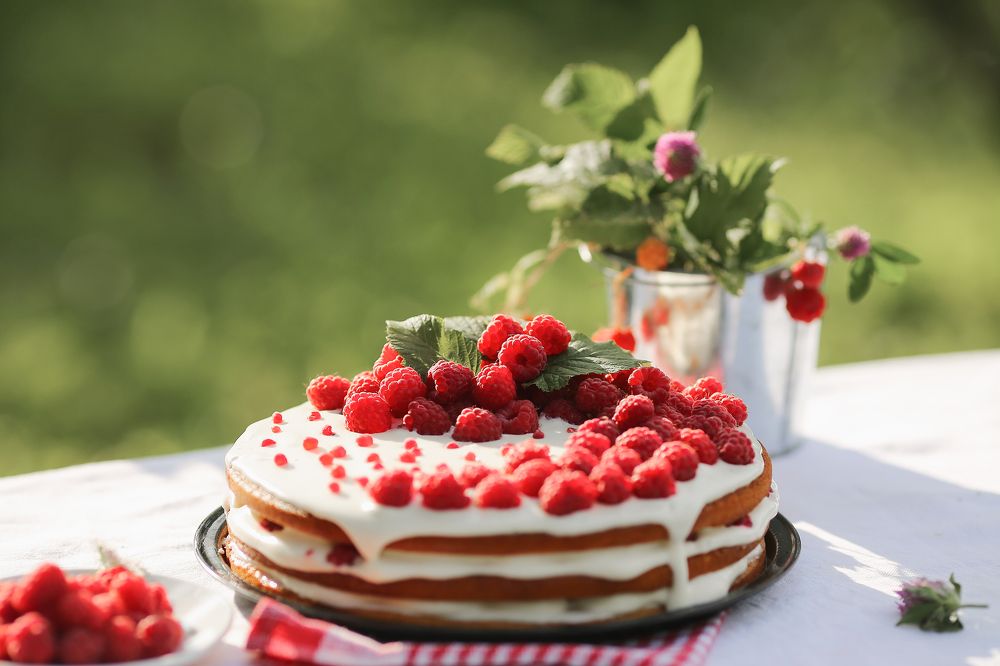 Торт с малиной