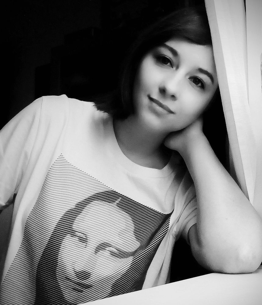 Смотрю на этот мир с улыбкою Джоконды.