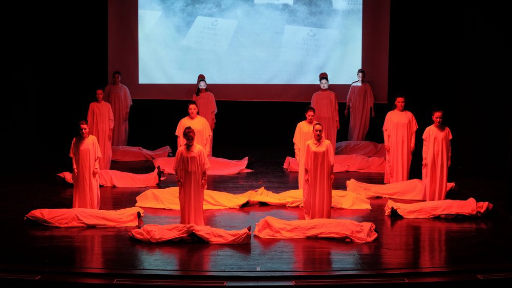 Photograph by Muzaffer Sütlüoğlu