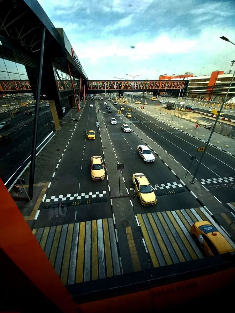 Утро начинается.