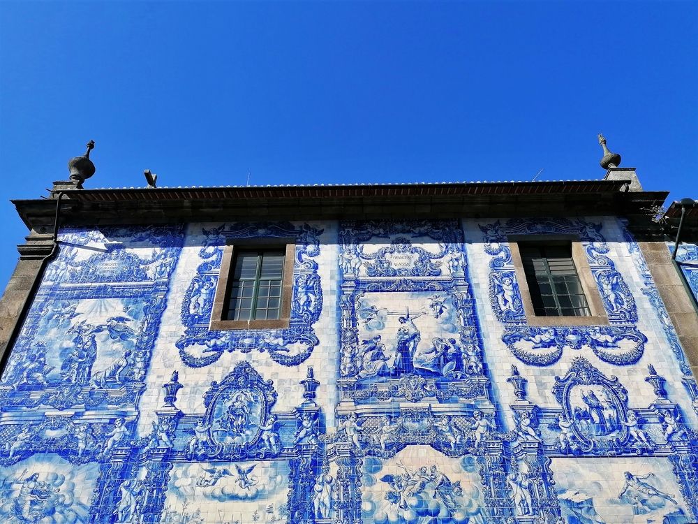 Painted tiles wall