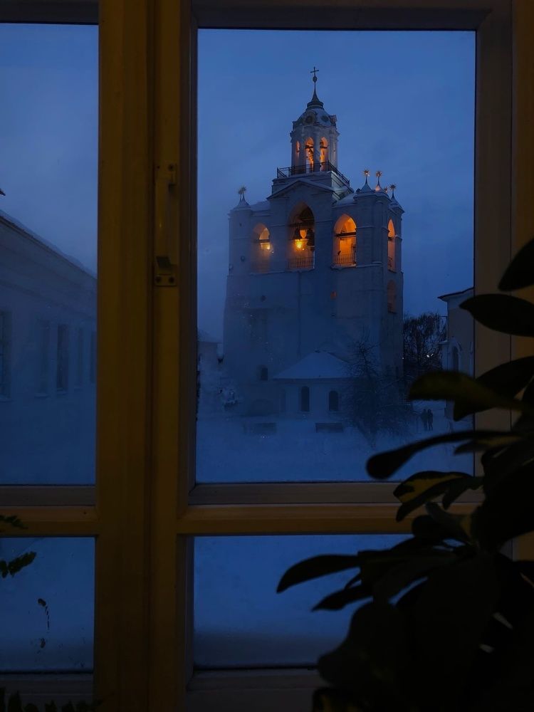 Свет в оконце