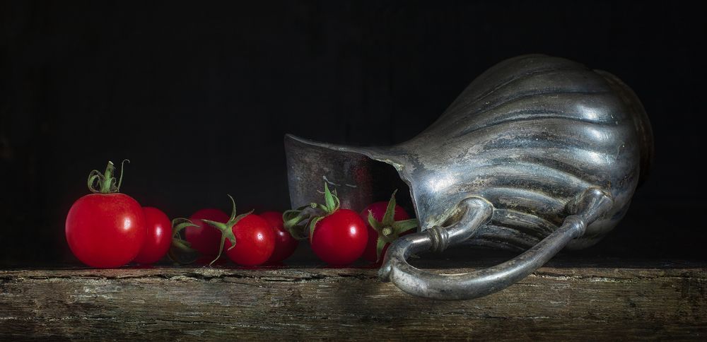 Still life with tomatoes