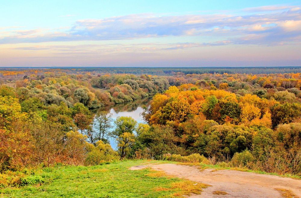 Река Десна в окрестностях Свенского монастыря
