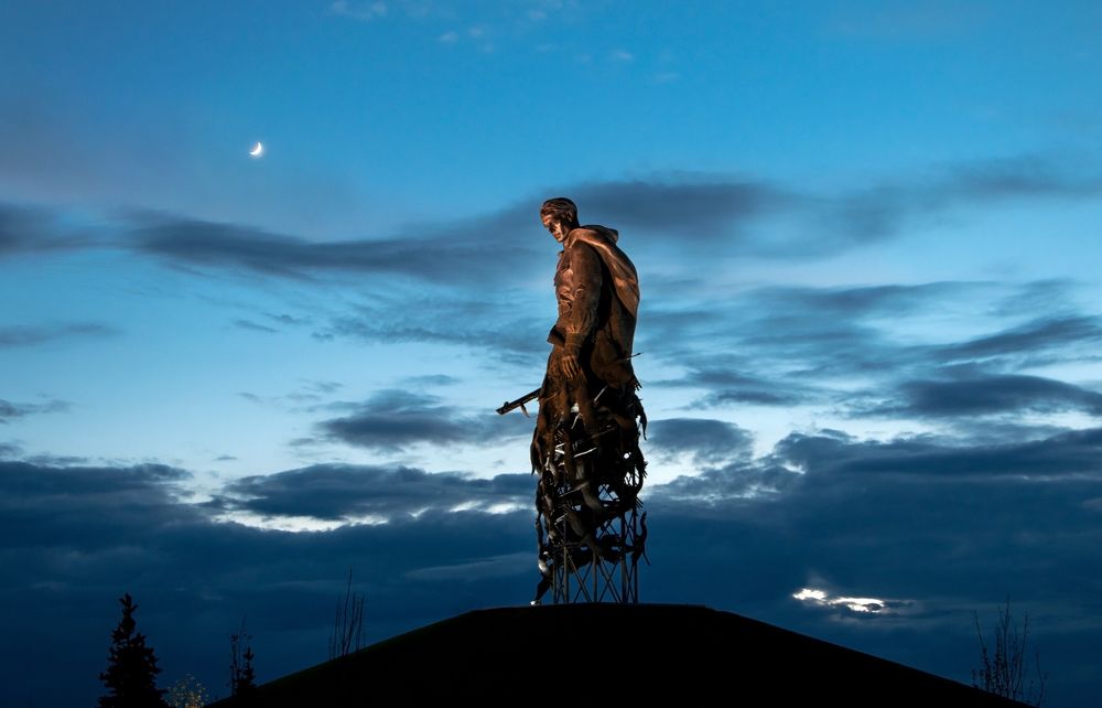 Майскими короткими ночами...