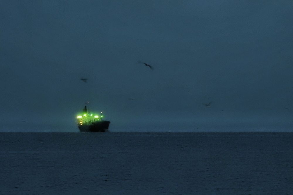 Green light ship
